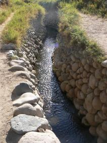 Acueductos preincas en Nazca - Ica.....